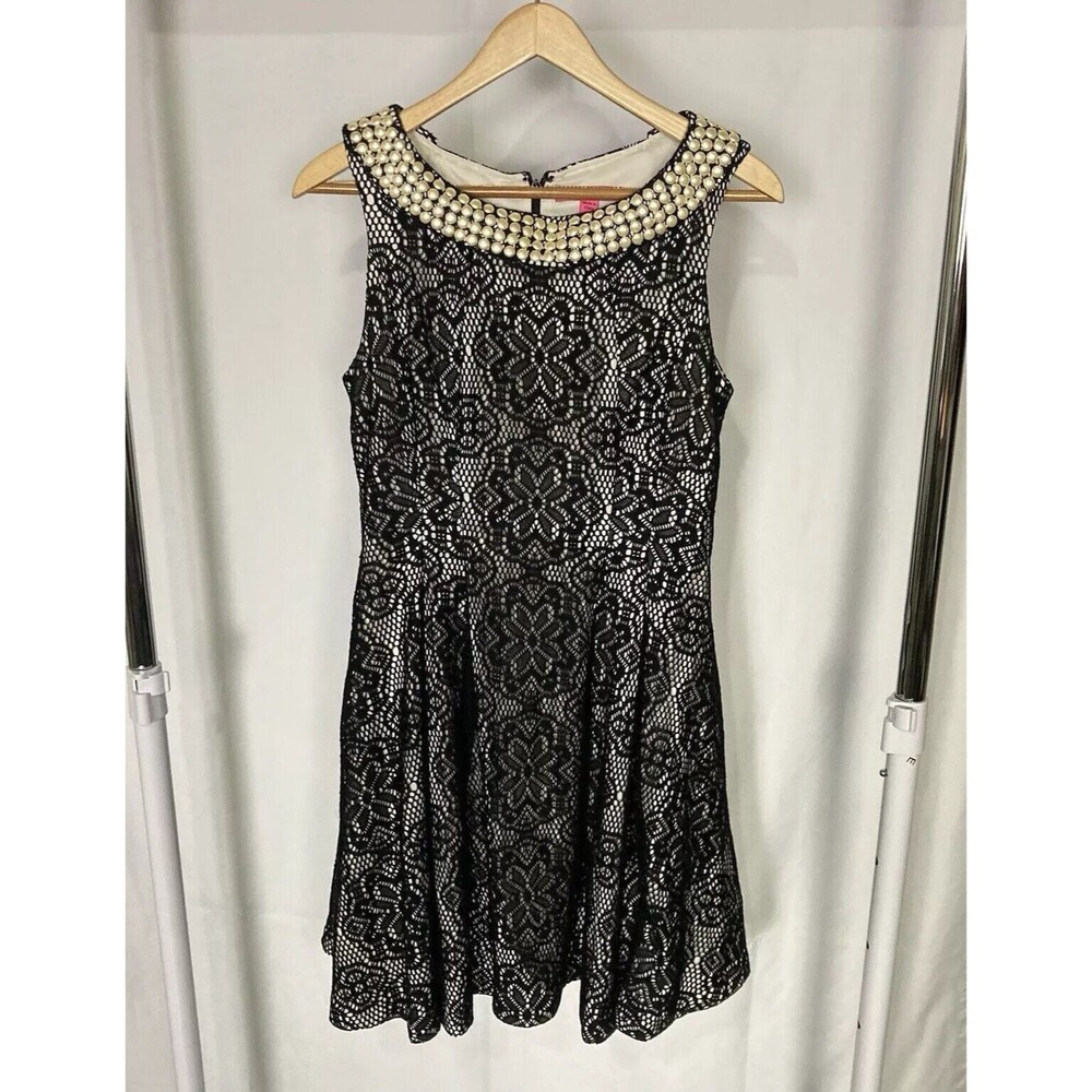 Betsey Johnson Pearl Beaded Collar Crochet Lace Overlay Fit Flare Dress Size 6
